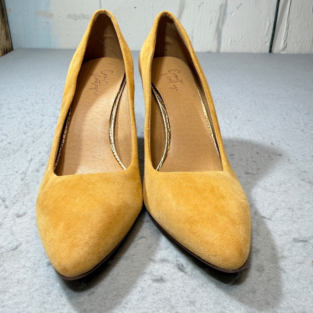 Crown Vintage Pump Womens 7.5 Mustard Yellow Suede Pointed Toe Block Heel Shoe